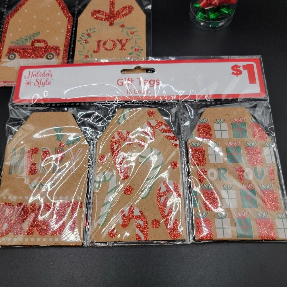 Holiday‎ Style Gift Tags And Bows